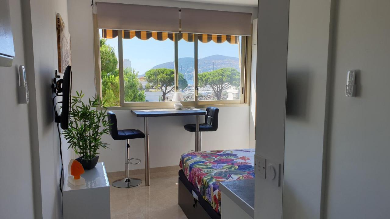 Garden And Beach Sea View Apartment Cannes Mandelieu Kültér fotó